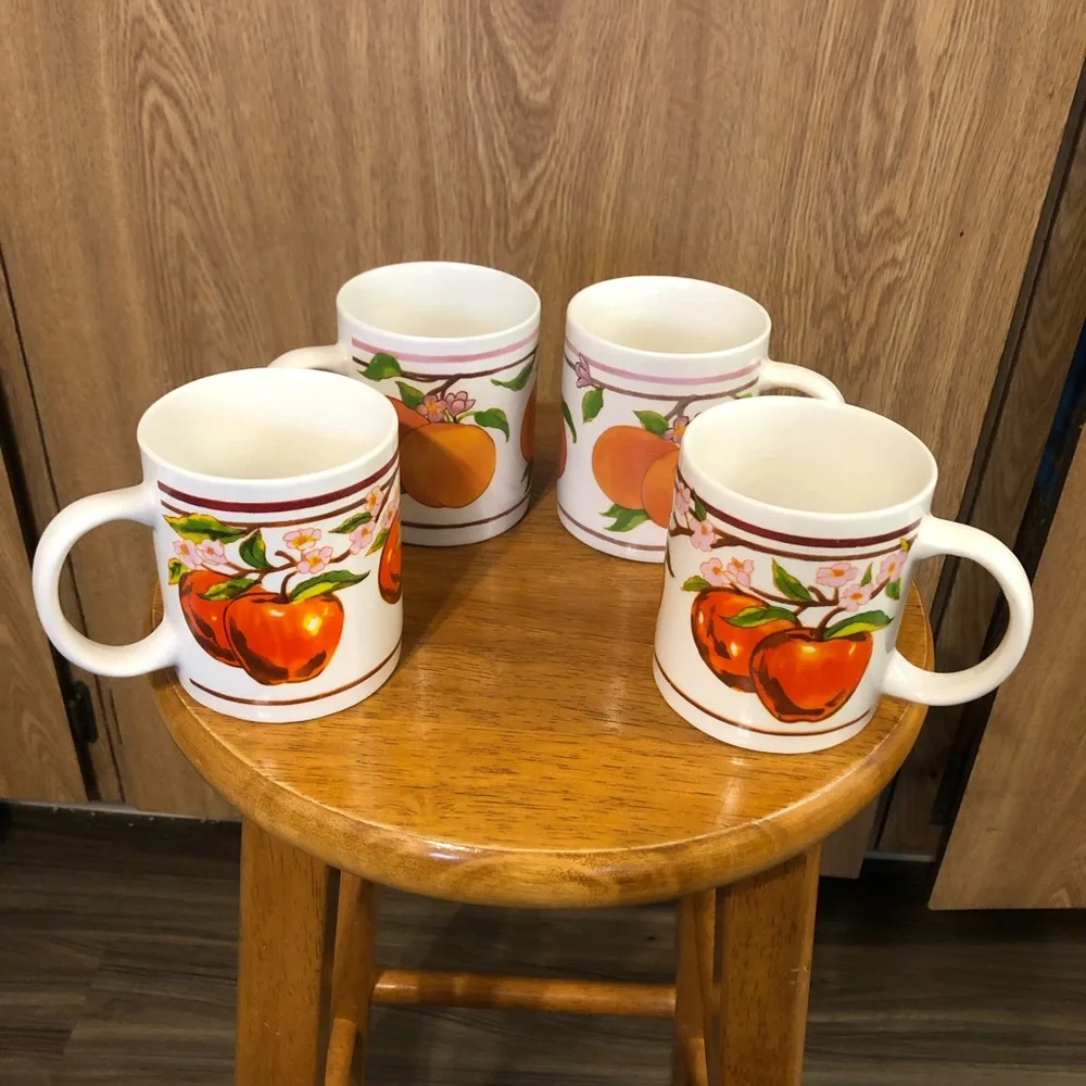 Vintage Style Mid Century Fruit Mug Set